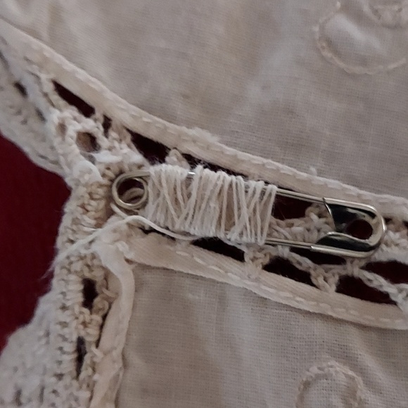 Handmade Vintage Tablecloth By Grandma - Picture 11 of 11